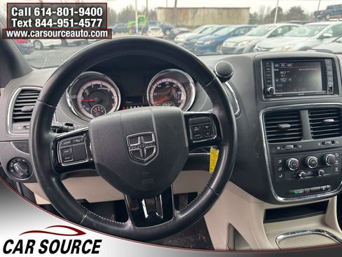 Used 2019 Dodge Grand Caravan SXT image 8