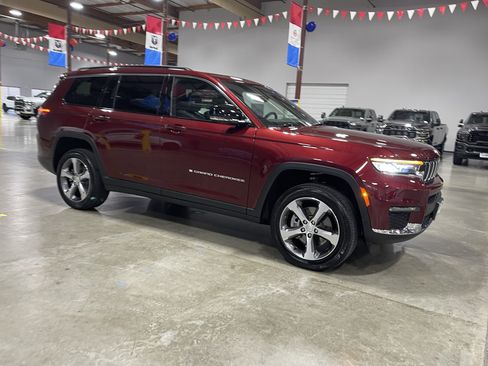 Certified 2024 Jeep Grand Cherokee L Limited AWD/4WD image 7