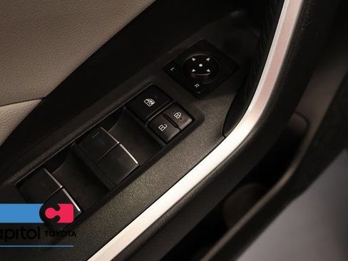 Certified 2022 Toyota RAV4 XLE Premium AWD/4WD image 11