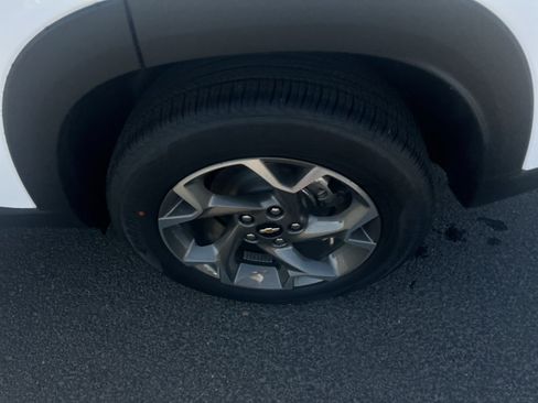 New 2026 Chevrolet Trax LT w/ LT Convenience Package FWD image 6