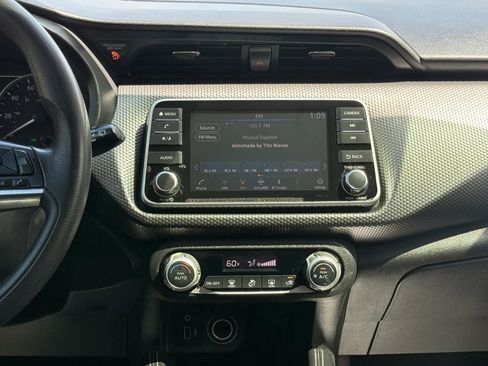 Used 2019 Nissan Kicks SV FWD image 10