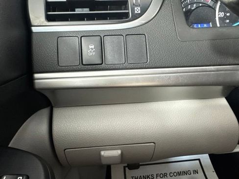 Used 2012 Toyota Camry LE FWD image 18