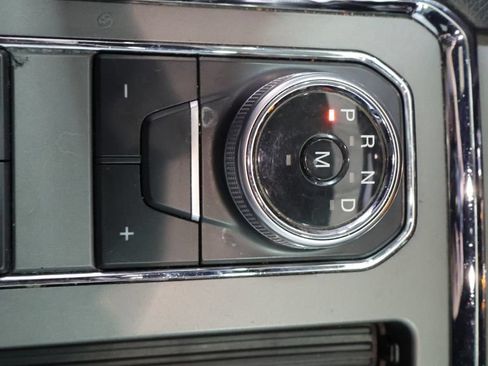 Used 2020 Ford Expedition XLT w/ Equipment Group 202A AWD/4WD image 39