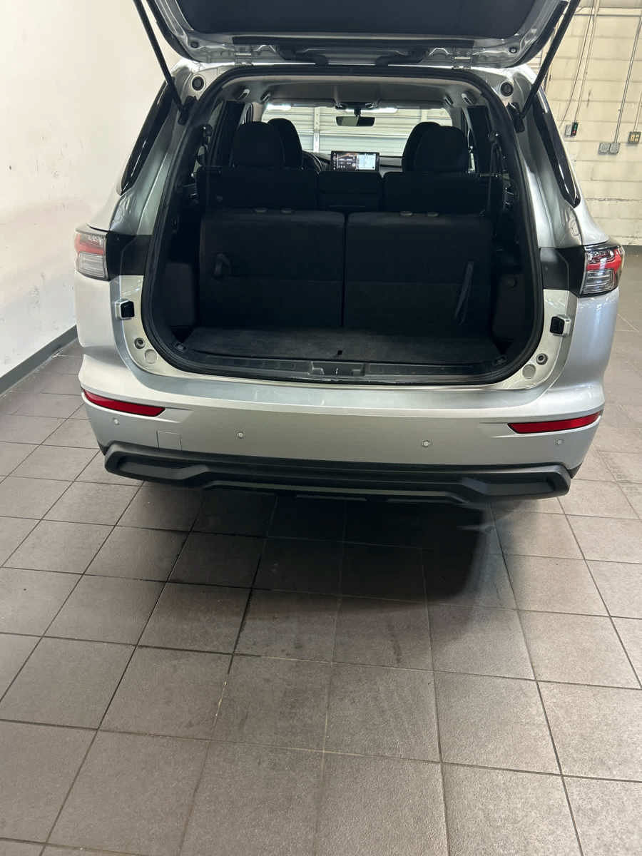 Used 2025 Mitsubishi Outlander ES AWD/4WD image 11