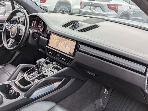 Used 2021 Porsche Cayenne Turbo image 35