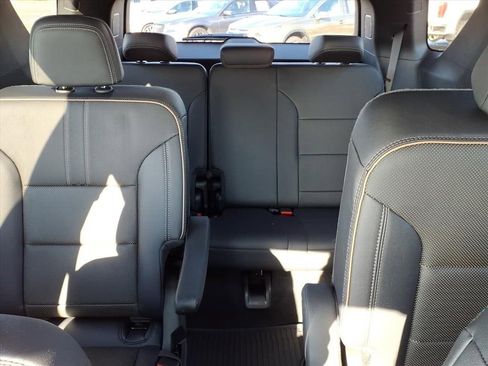 New 2026 Chevrolet Traverse High Country w/ LPO, Floor Liner Package image 5