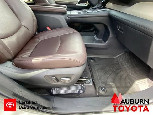 Used 2024 Toyota Sienna Platinum AWD/4WD image 18