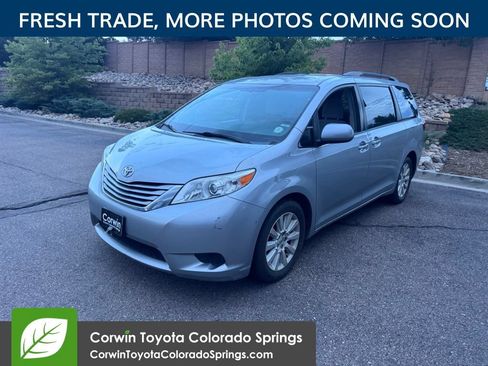 Used 2015 Toyota Sienna LE AWD/4WD image 3