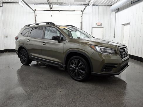 Used 2022 Subaru Ascent Onyx Edition image 3