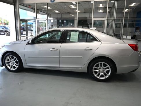 Used 2015 Chevrolet Malibu LT w/ Power Convenience Package FWD image 6