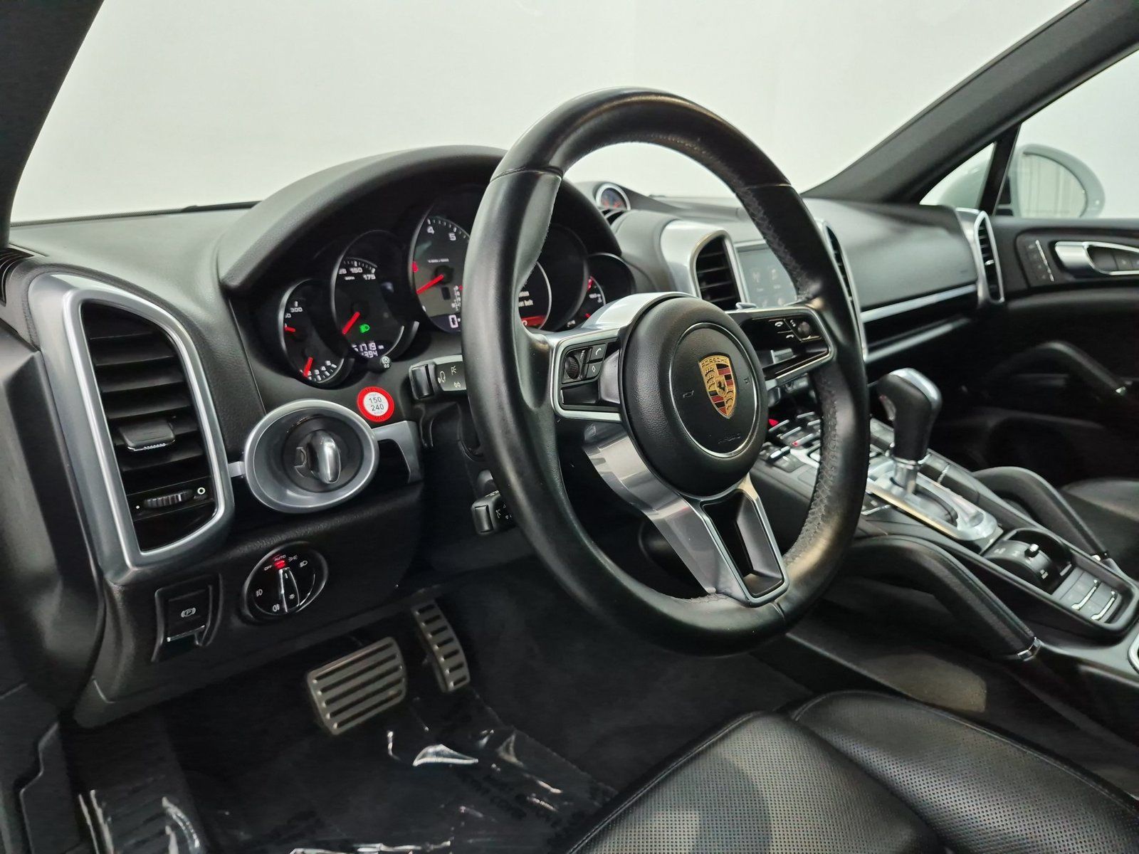 Used 2018 Porsche Cayenne S AWD/4WD image 4