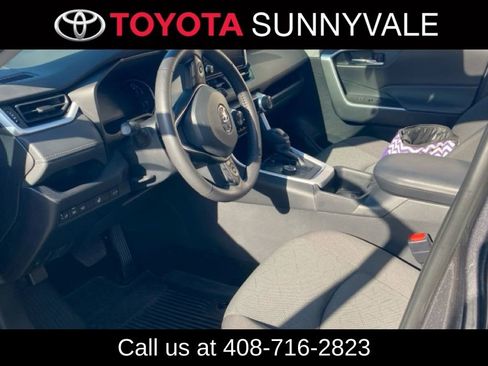Used 2024 Toyota RAV4 XLE w/ Convenience Package image 4
