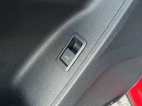 Used 2025 Audi Q3 2.0T Premium image 12