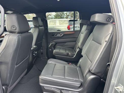 Certified 2025 GMC Yukon XL Denali image 11