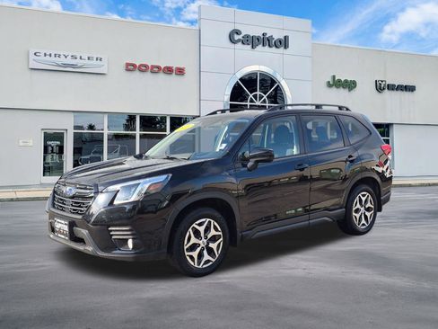 Used 2022 Subaru Forester Premium AWD/4WD image 6