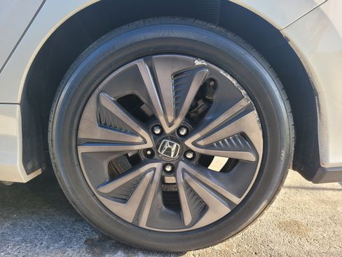 Used 2019 Honda Civic EX-L image 7