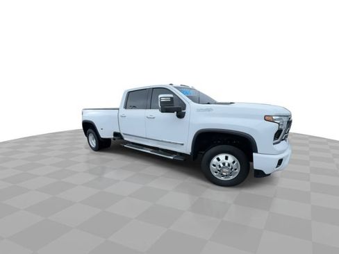 Certified 2024 Chevrolet Silverado 3500 High Country w/ Technology Package AWD/4WD image 2