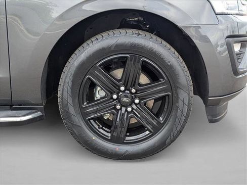 Used 2020 Ford Expedition XLT w/ Equipment Group 202A image 25
