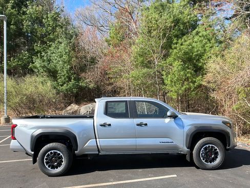 New 2026 Toyota Tacoma TRD Off-Road w/ TRD Off Road Upgrade Package AWD/4WD image 6