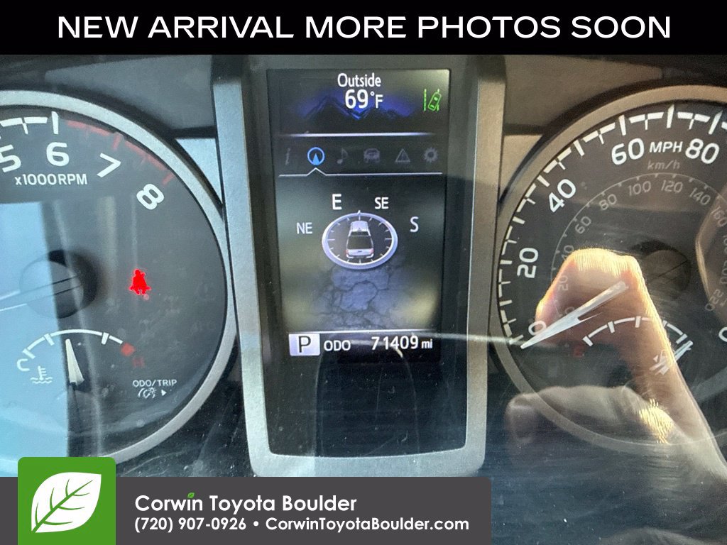 Used 2018 Toyota Tacoma TRD Off-Road w/ Technology Package AWD/4WD image 12