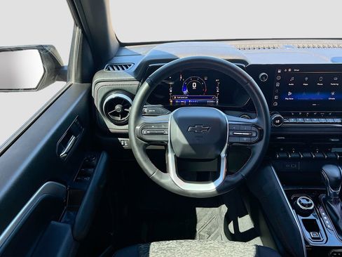 Used 2023 Chevrolet Colorado Z71 w/ Z71 Convenience Package 2 AWD/4WD image 21
