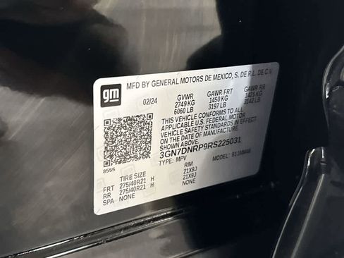 Used 2024 Chevrolet Equinox EV RS FWD image 28