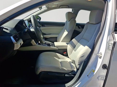 Used 2018 Honda Accord LX image 13