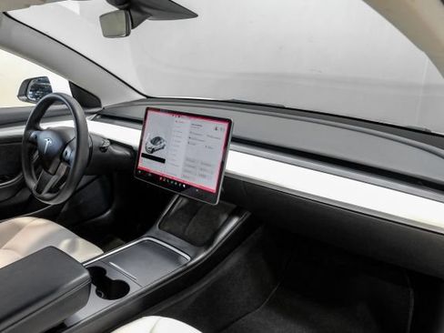 Used 2021 Tesla Model 3 Standard Range Plus RWD image 16