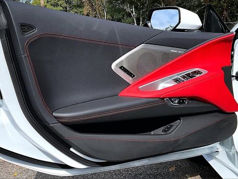 Used 2024 Chevrolet Corvette Stingray w/ Z51 Performance Package image 16