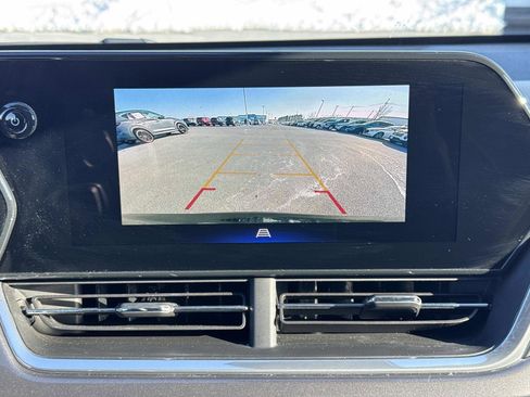 Used 2024 Chevrolet Trax ACTIV w/ Sunroof Package image 5