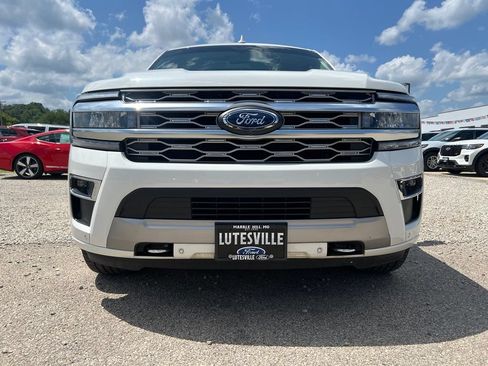 Used 2023 Ford Expedition Max Platinum AWD/4WD image 3