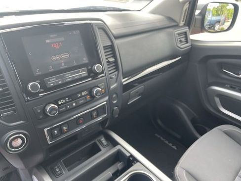 Used 2023 Nissan Titan SV w/ SV Convenience Package RWD image 14
