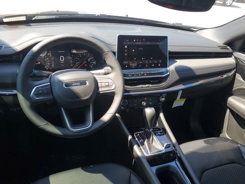 New 2026 Jeep Compass Latitude AWD/4WD image 10