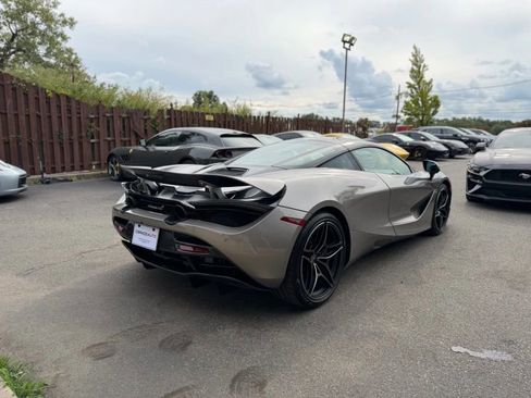 Used 2018 McLaren 720S image 10
