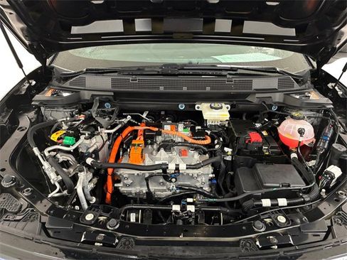 Used 2025 Chevrolet Equinox EV LT w/ Convenience Package image 11