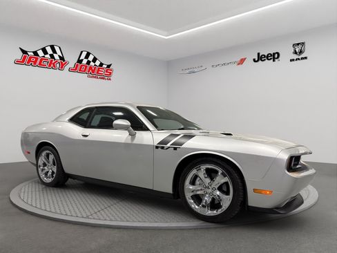 Used 2012 Dodge Challenger R/T RWD image 11