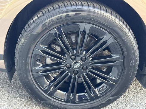 Used 2024 Land Rover Range Rover Evoque S image 11