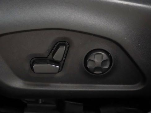 Used 2018 Jeep Compass Latitude w/ Popular Equipment Group image 24