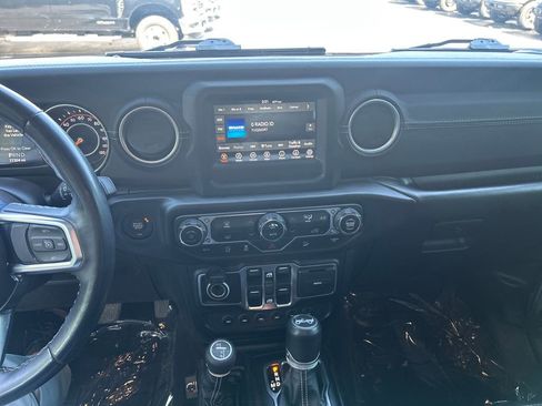 Used 2020 Jeep Wrangler Unlimited Sahara w/ LED Lighting Group AWD/4WD image 22