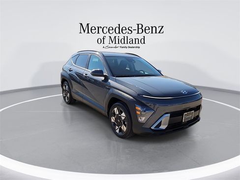 Used 2024 Hyundai Kona SEL image 2