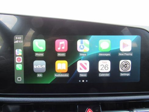 Used 2023 Kia Niro EX Touring image 11