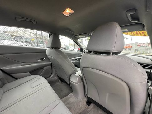 Used 2023 Hyundai Elantra SEL FWD image 29