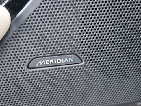 Used 2018 Land Rover Range Rover Velar S image 26