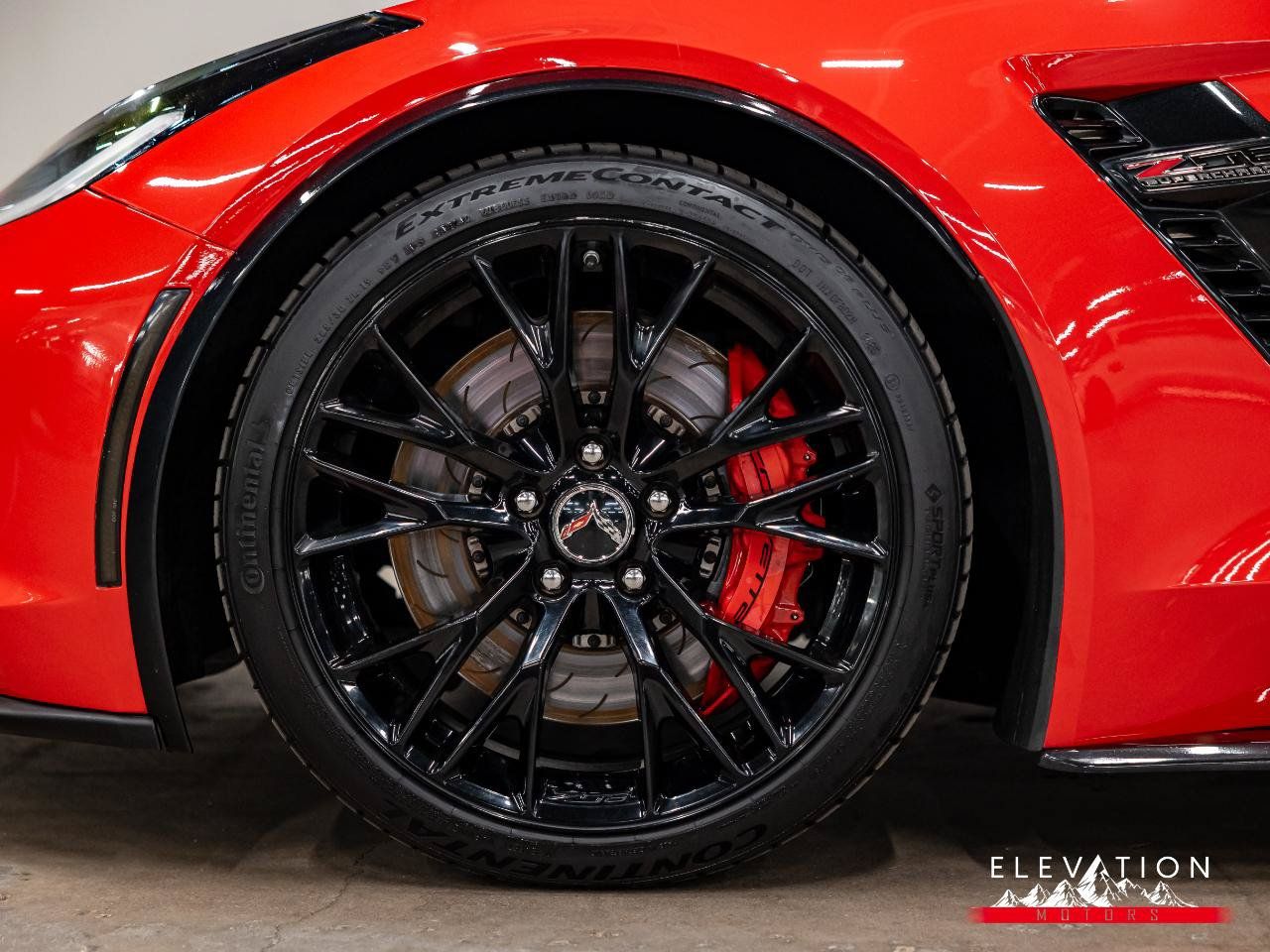 Used 2015 Chevrolet Corvette Z06 w/ 3LZ Preferred Equipment Group RWD image 29