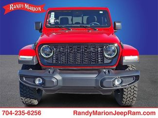 Used 2024 Jeep Gladiator Sport video 2