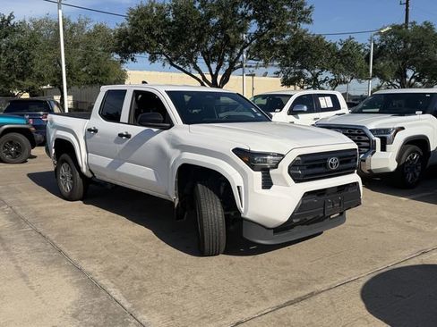 Used 2024 Toyota Tacoma SR RWD image 2