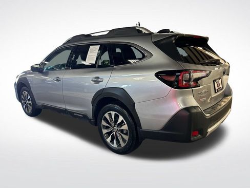 Certified 2025 Subaru Outback Touring XT AWD/4WD image 4