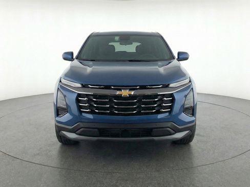 Used 2025 Chevrolet Equinox LT image 2