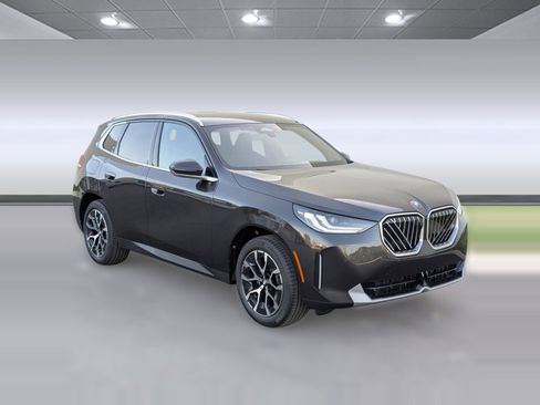 Used 2025 BMW X3 xDrive30i w/ Premium Package image 7