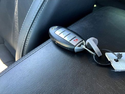 Used 2014 INFINITI Q60 AWD Coupe image 9